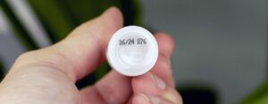 Y a-t-il un risque à vapoter un e-liquide dont la DLUO est dépassée ?