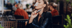Vapoter en terrasse, est-ce possible ?