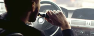 Est-il possible de vapoter au volant ?