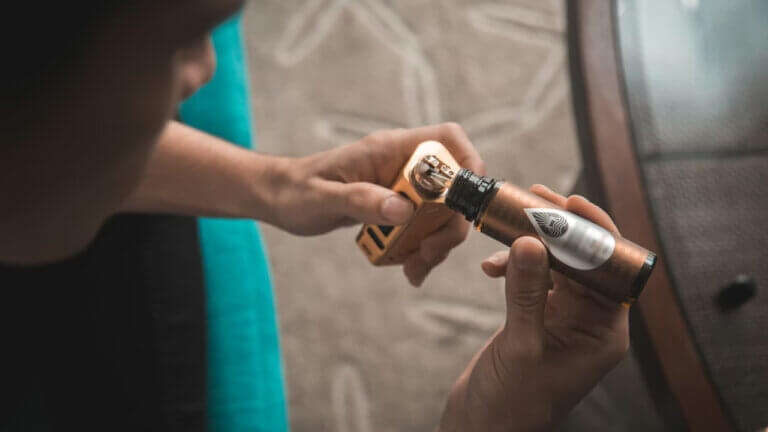 Pourquoi un e-liquide « goût tabac » ne remplace pas toujours l&rsquo;envie de cigarette ?